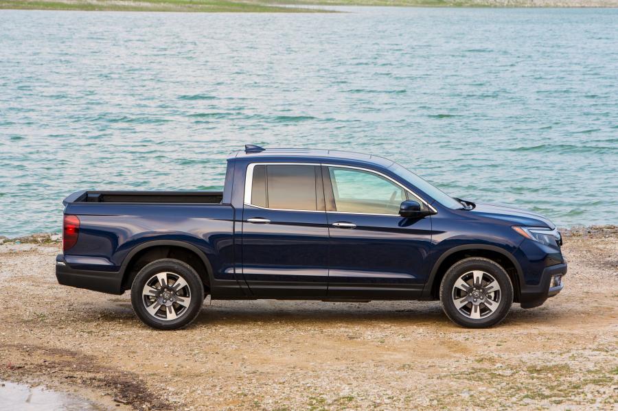  Honda Ridgeline 2016 года  (фото 21 из 40)